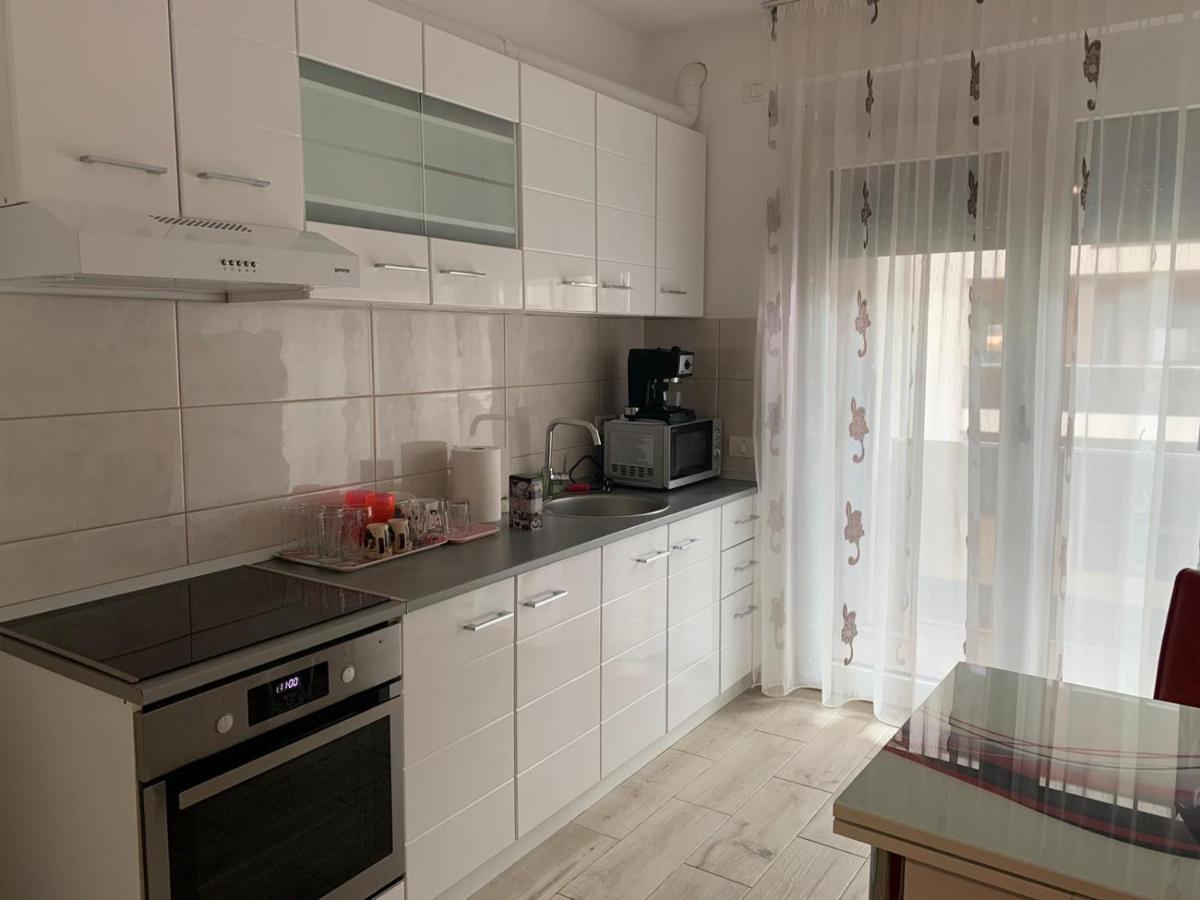 Apartament Cu 2 Camere Oradea Zewnętrze zdjęcie